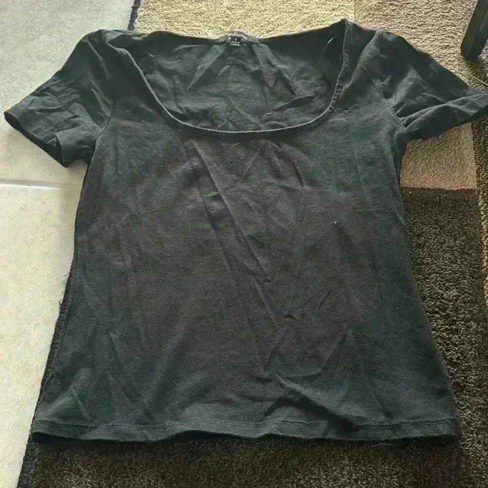 Plain Black Tee